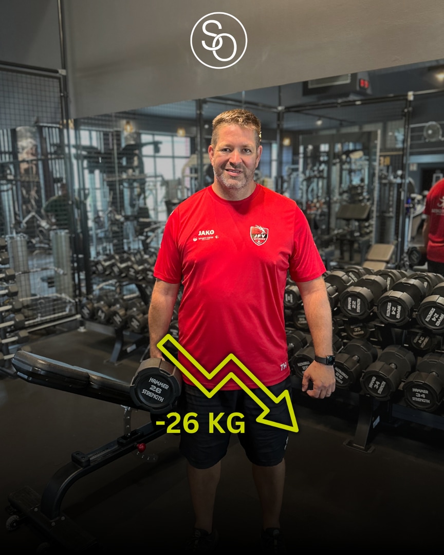 Kunde im roten Trikot hat dank Personal Training in Bitburg 26 kg abgenommen